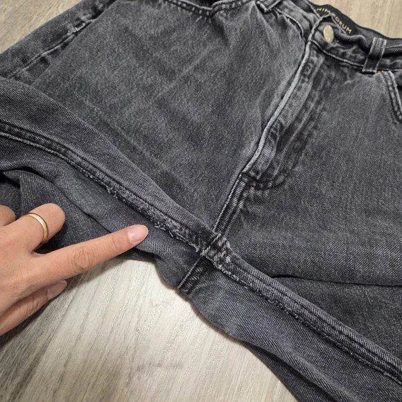 Aritzia Denim Forum The Gia High Rise Carrot Jeans Black Washed Straight Tapered - Picture 3 of 12